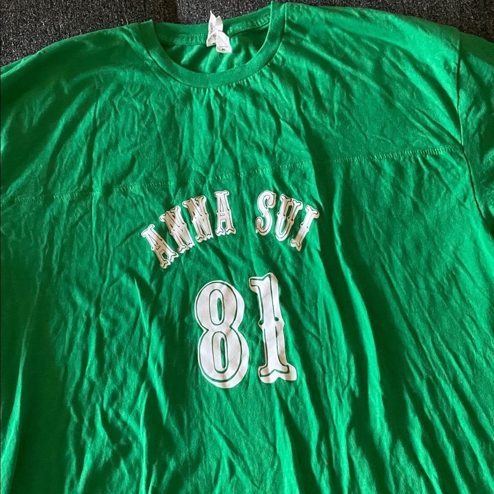 Anna Sui Green T-Shirt crew with White Accents size XL brand new no paper tags - Picture 4 of 5